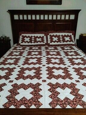 🧵🪡 Beautiful Homemade Full Size Quilt with Shams